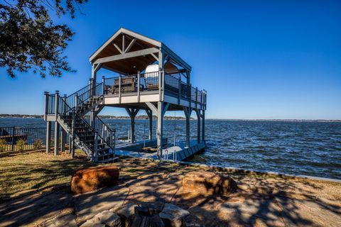 Photo of 69 Lakeview Village, Conroe, TX 77356 (MLS # 77413658)