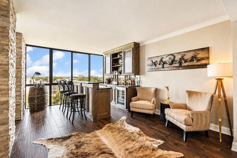 Photo of 5001 Woodway DR #1005, Houston, TX 77056 (MLS # 15558151)