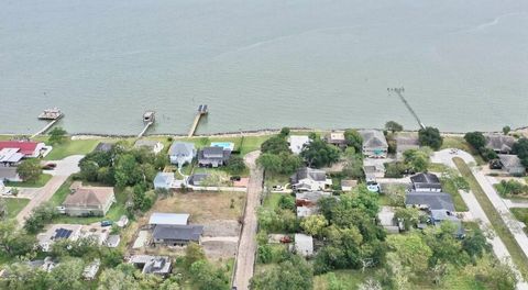 211 N Forrest Avenue La Porte TX 77571