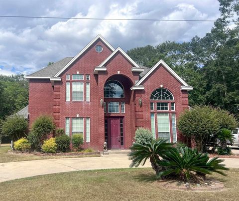 Photo of 223 N Oak, Buna, TX 77612 (MLS # 86371492)