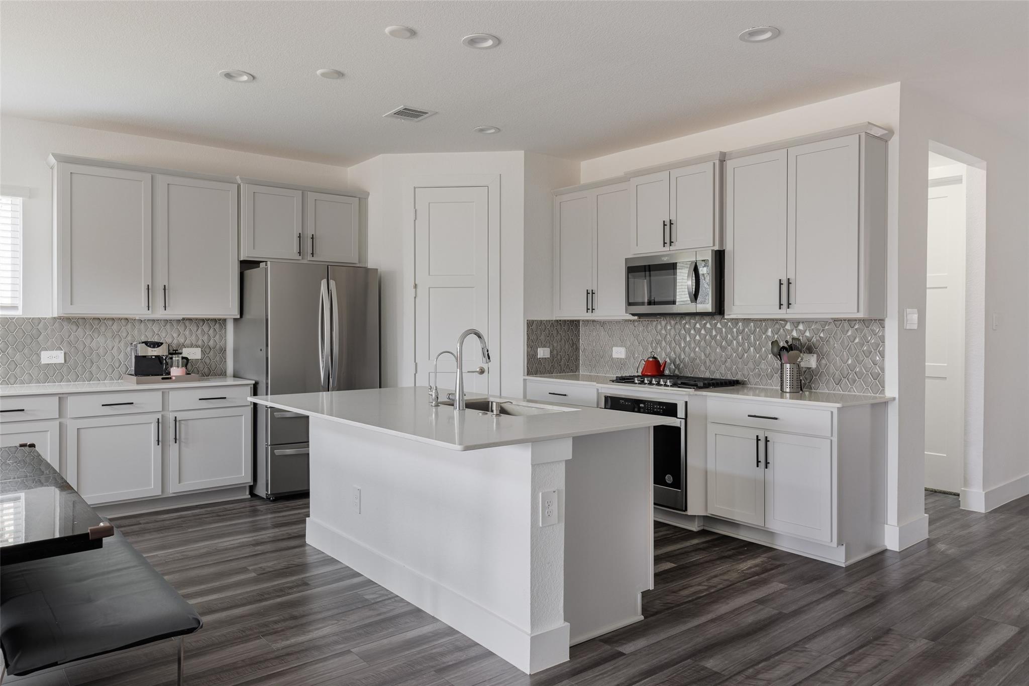 4139 Magliana Lane