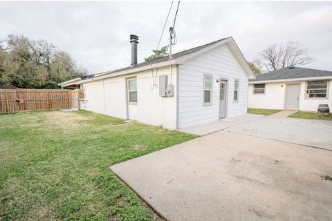 Tiny photo for 2202 4th Street, Galena Park, TX 77547 (MLS # 58224770)