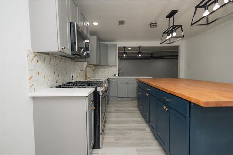 Tiny photo for 2202 4th Street, Galena Park, TX 77547 (MLS # 58224770)