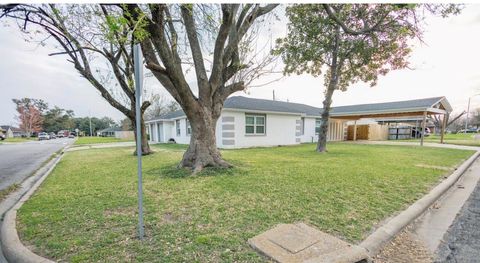 Tiny photo for 2202 4th Street, Galena Park, TX 77547 (MLS # 58224770)