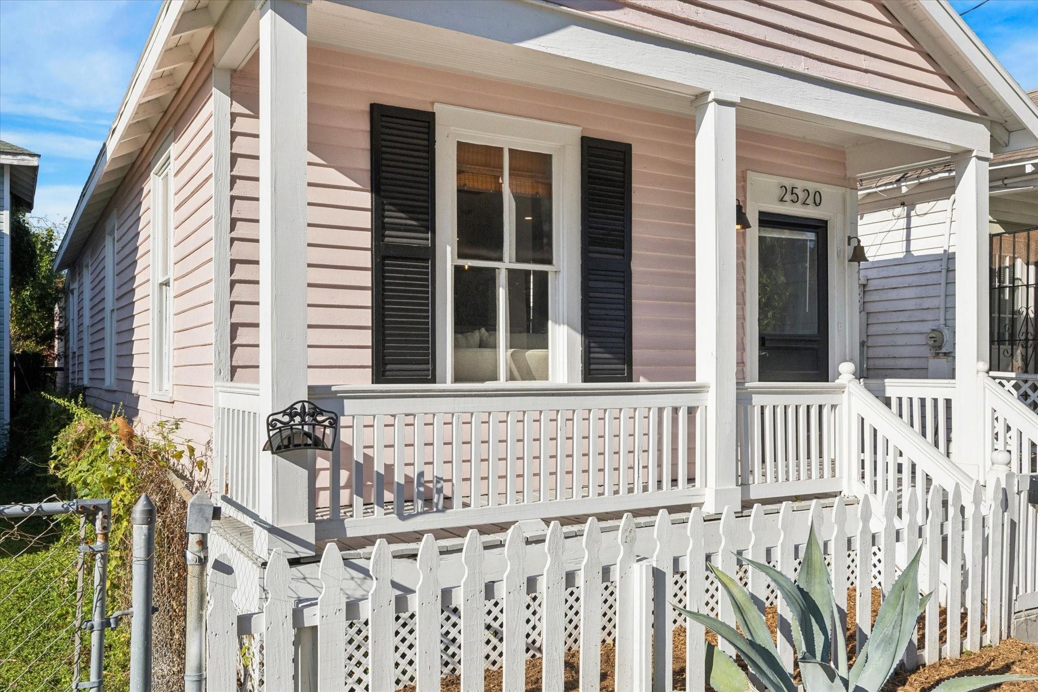 2520 Ave L
