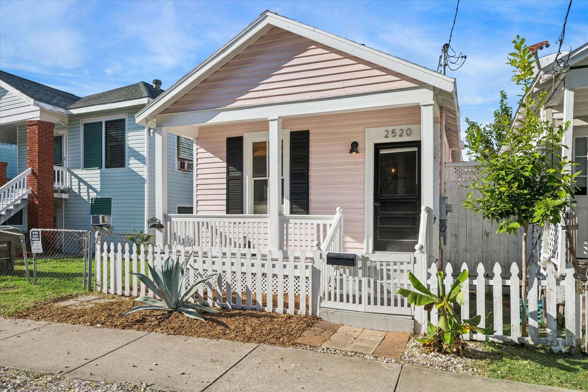 2520 Ave L