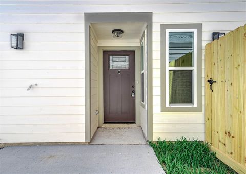 Tiny photo for 2020 Hampton Street #A B, Houston, TX 77088 (MLS # 55226976)