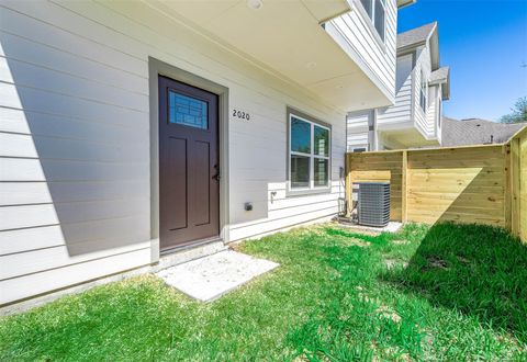 Tiny photo for 2020 Hampton Street #A B, Houston, TX 77088 (MLS # 55226976)