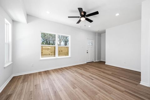 Tiny photo for 2020 Hampton Street #A B, Houston, TX 77088 (MLS # 55226976)