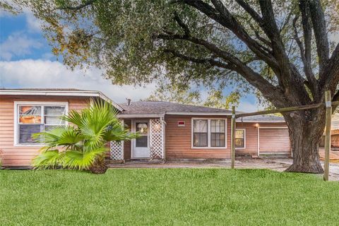 4105 Ella Boulevard Houston TX 77018