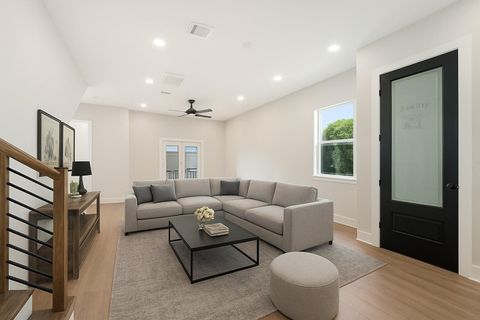 Photo of 1003 E 33rd Street, Houston, TX 77022 (MLS # 31407256)