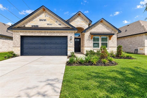 Photo of 3210 Emerald Hills Drive, Angleton, TX 77515 (MLS # 61310859)