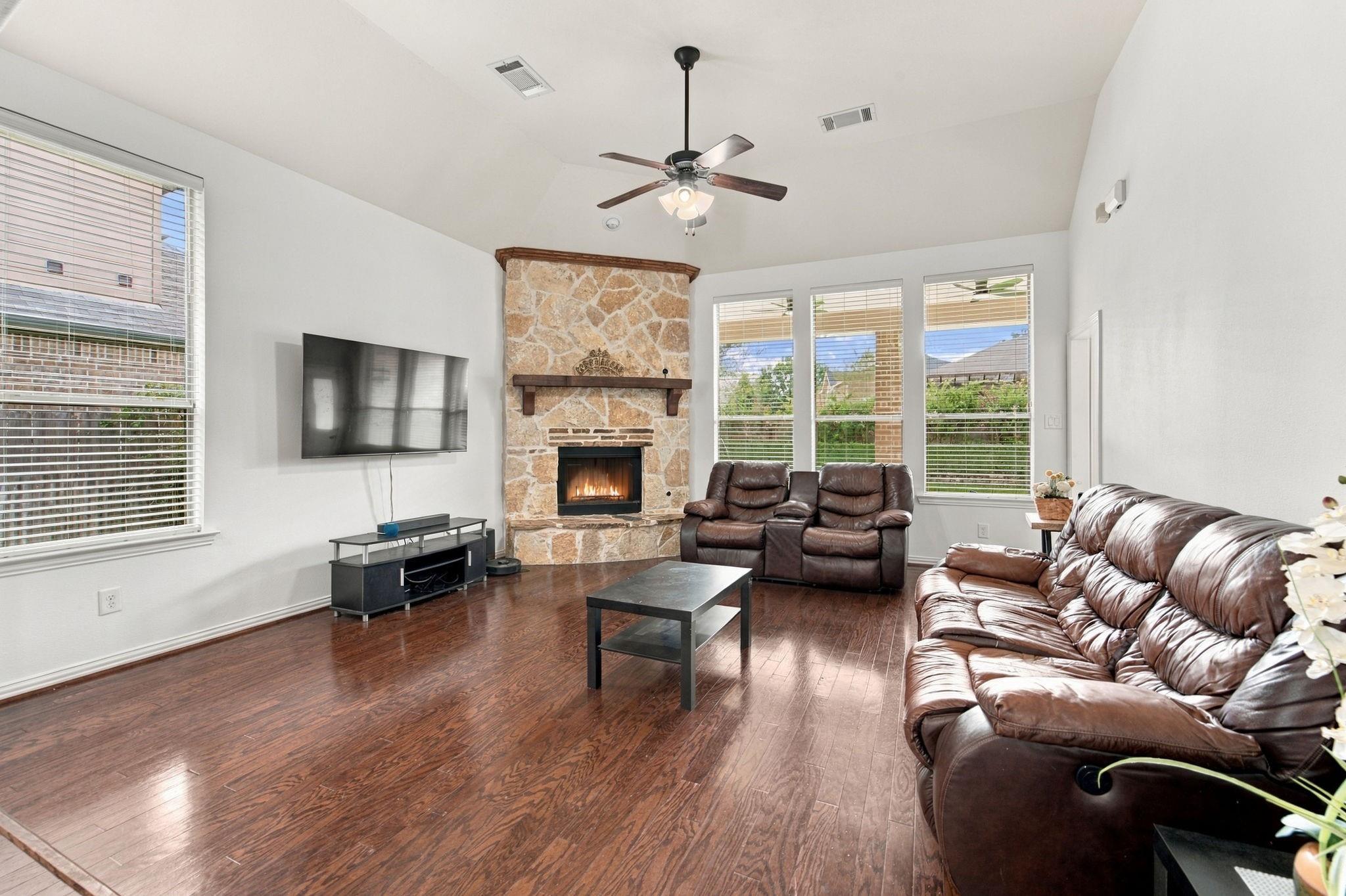 19011 Crest Cove Drive