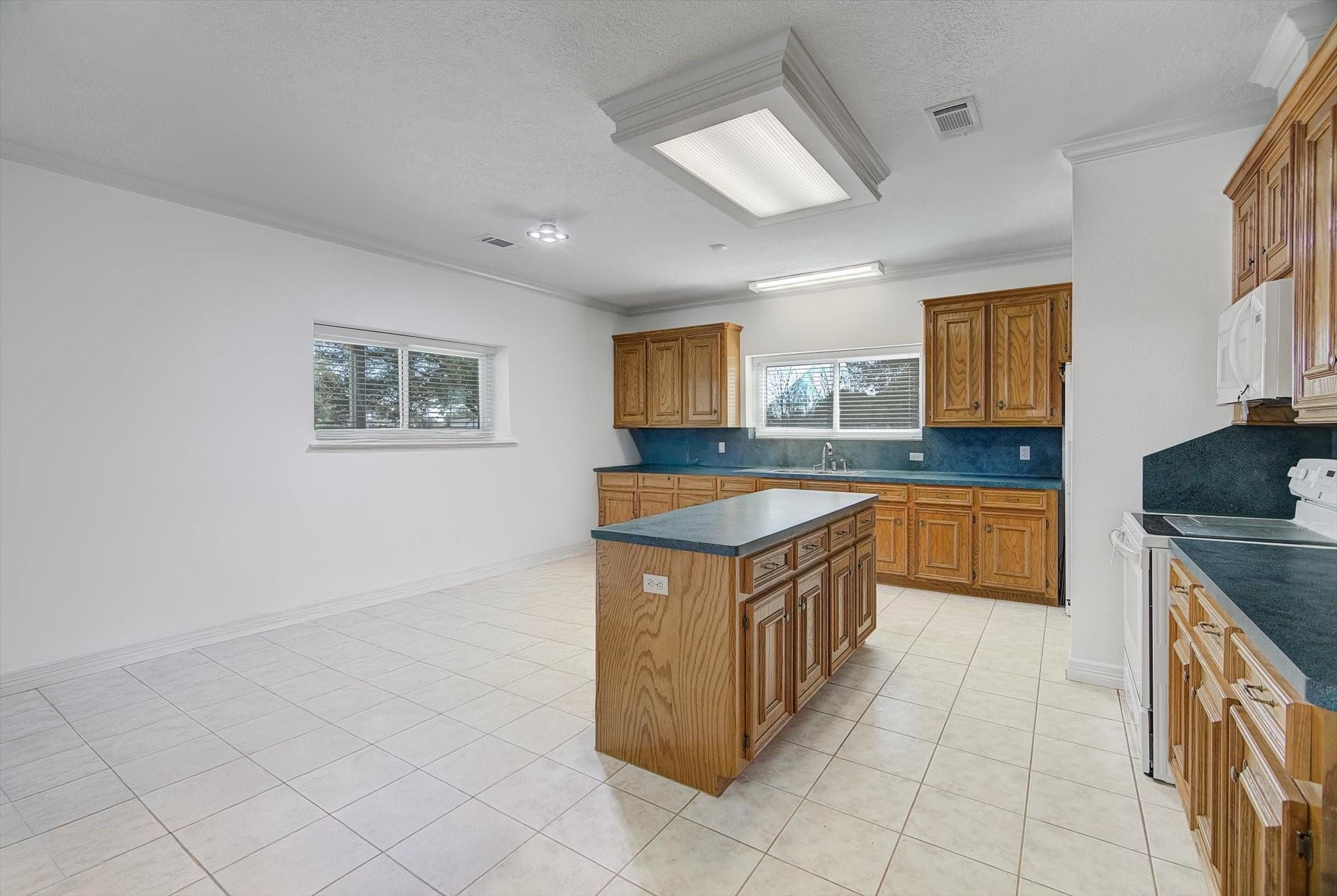 Dayton, Texas, 77535, United States, 3 Bedrooms Bedrooms, ,2 BathroomsBathrooms,Residential,Active,2021659