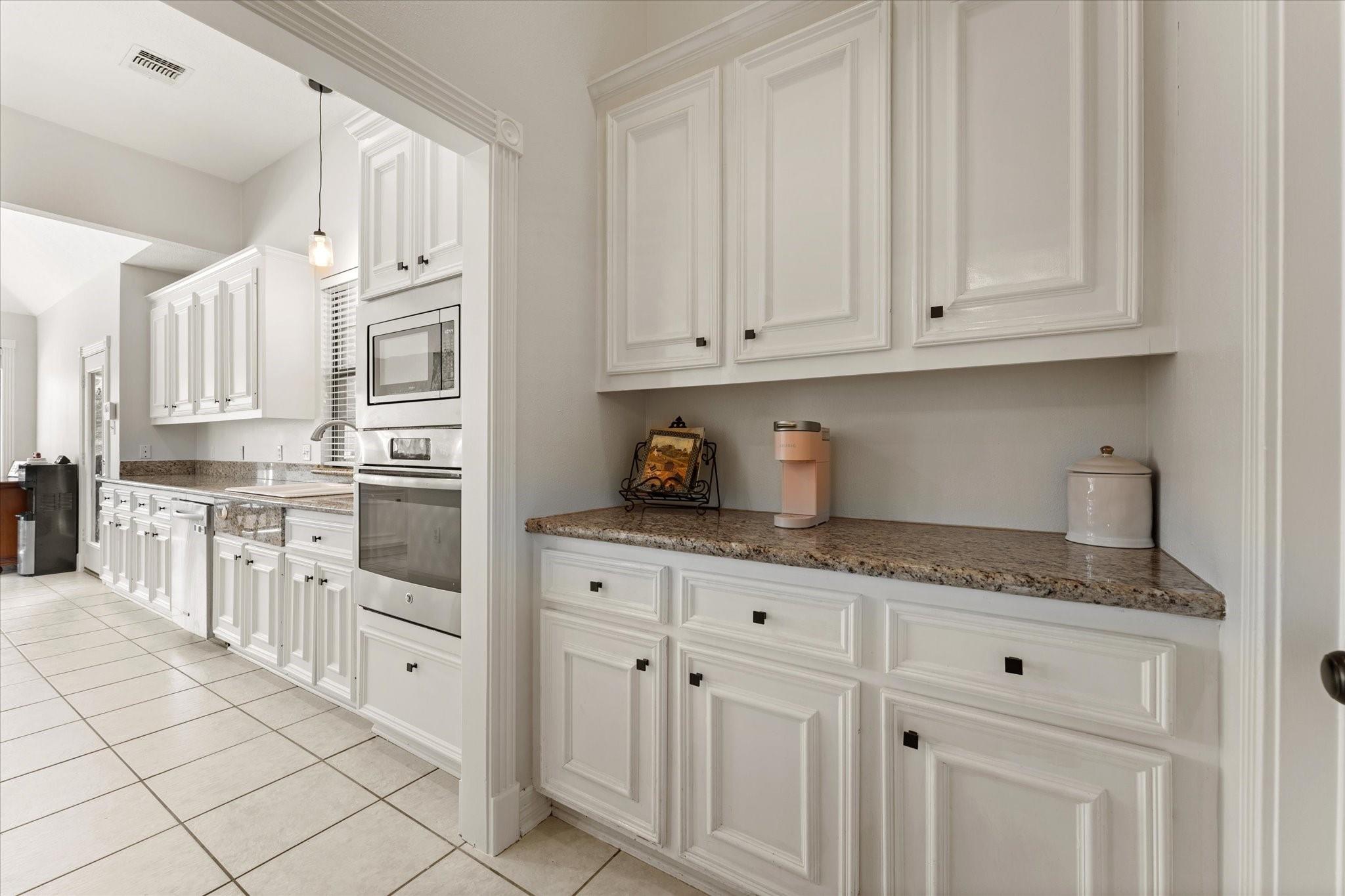 1019 Towering Oaks Street