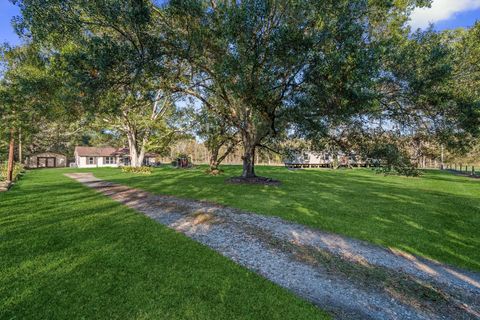 Photo of 2415 Fm 2797, Kenefick, TX 77535 (MLS # 6697940)