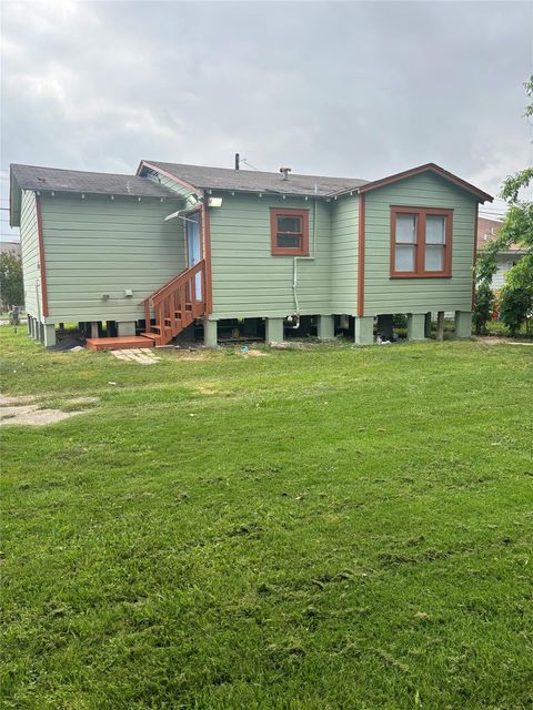 Photo of 4127 Yale Street, Houston, TX 77018 (MLS # 89992972)