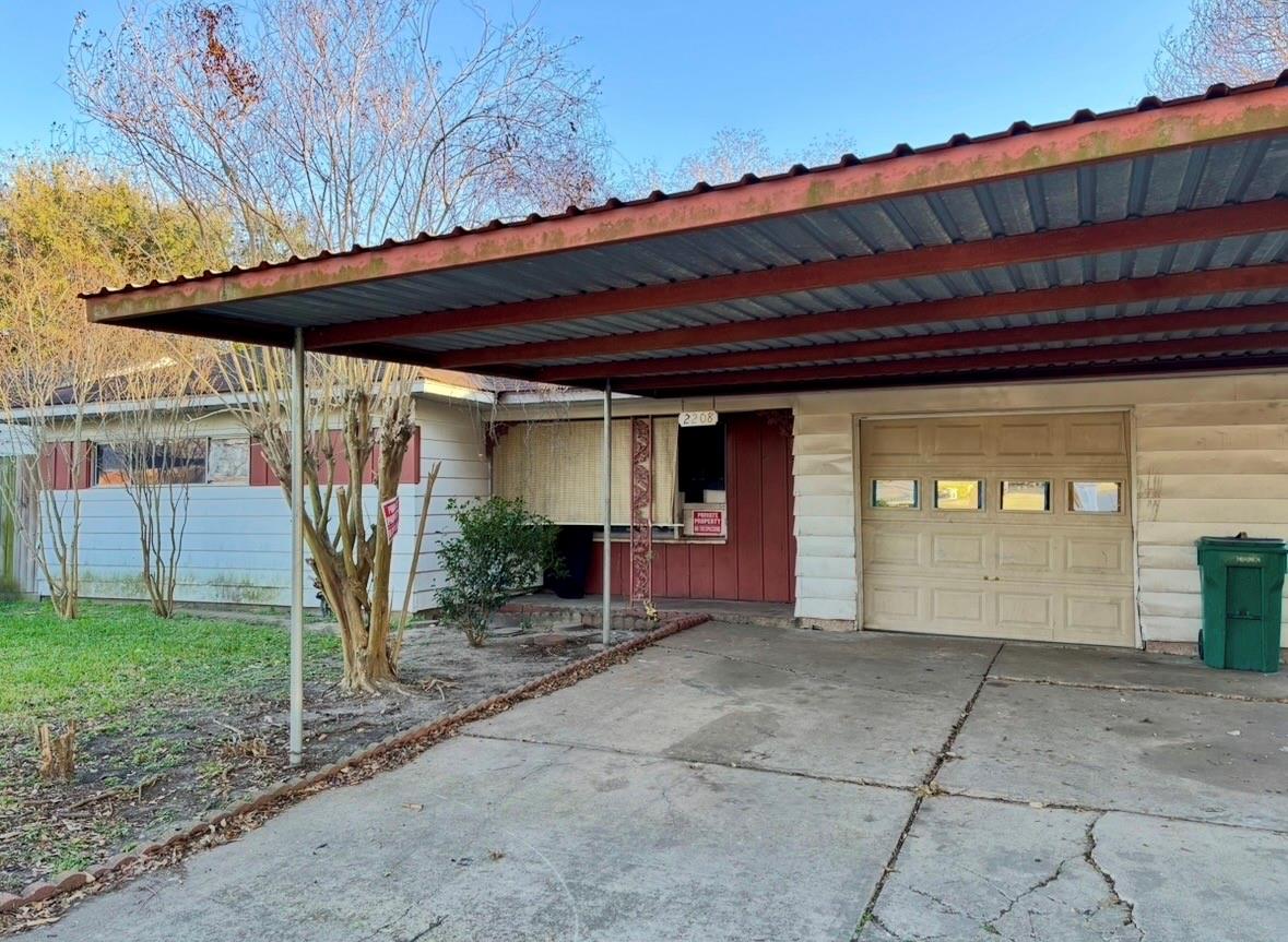 2208 Marshall Street