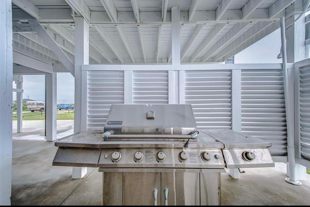 Photo of 1256 E Canal Drive, Crystal Beach, TX 77650 (MLS # 82736828)