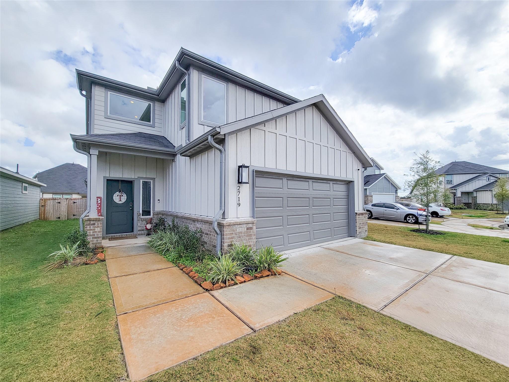 2719 Forest Retreat Lane