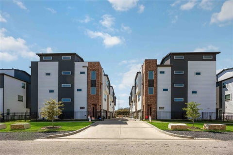 Photo of 3028 Lamar Street, Houston, TX 77003 (MLS # 54067355)