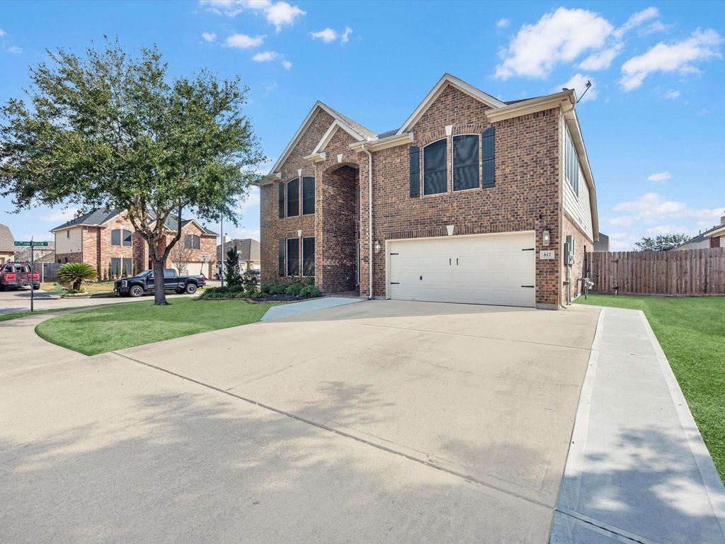 Photo of 817 Dawn Ridge Way, Seabrook, TX 77586 (MLS # 6106123)