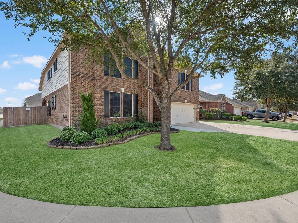 Photo of 817 Dawn Ridge Way, Seabrook, TX 77586 (MLS # 6106123)