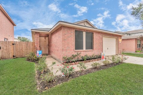 Homes For Sale - 7327 Enchanted Creek Drive<br/> Cypress, TX 77433