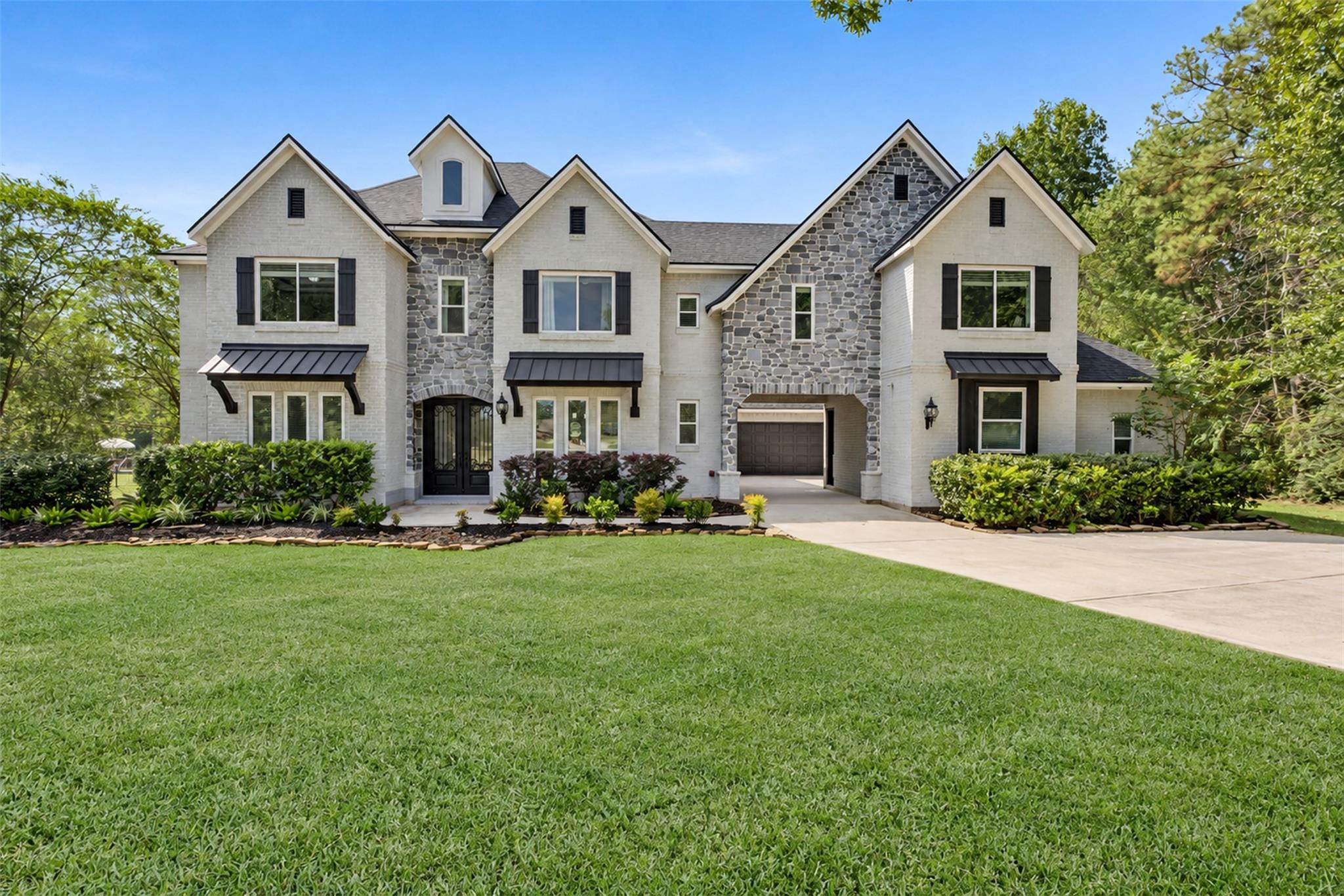 4430 Chateau Creek Way