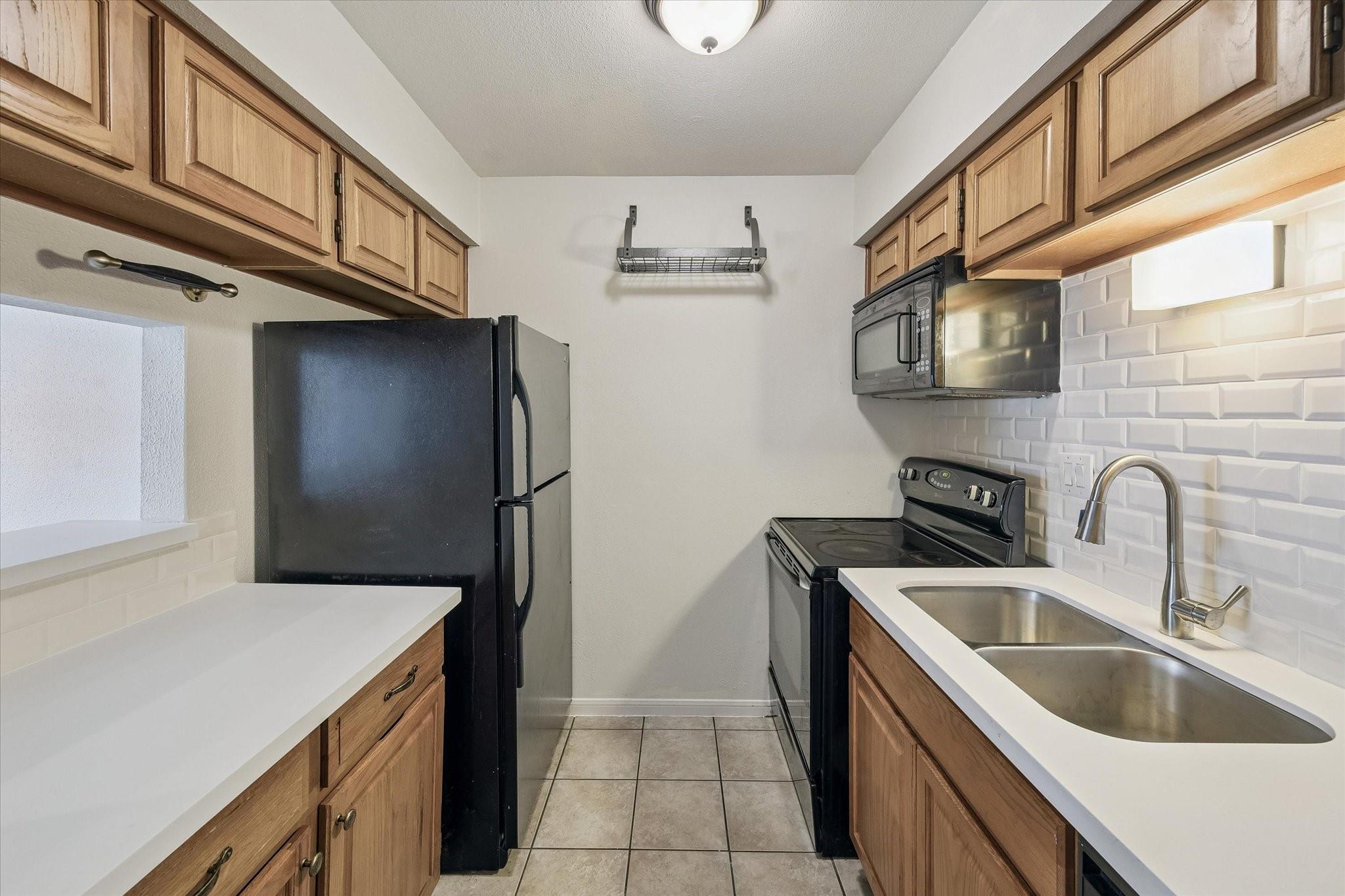 1860 White Oak Drive 384