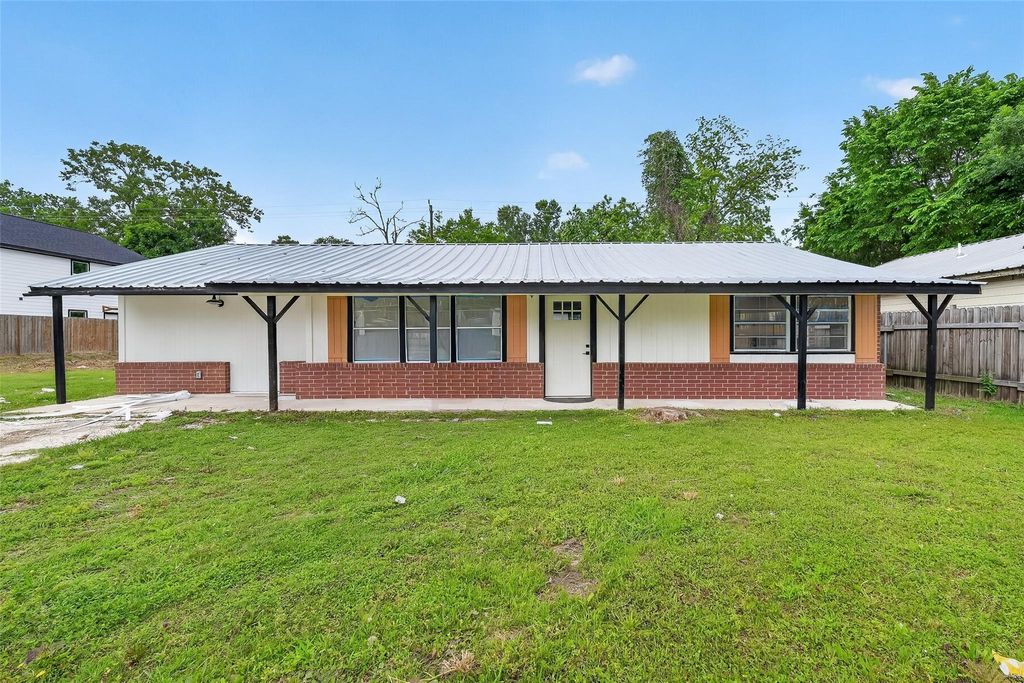 Photo of 8221 Bigwood Street, Houston, TX 77078 (MLS # 42692372)