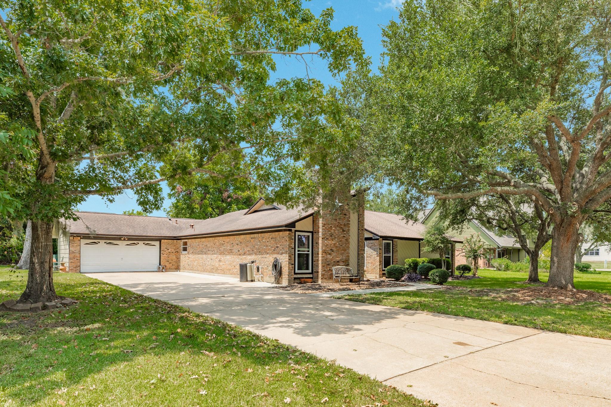 54 Royal Oak Circle