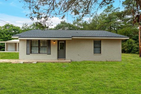 Photo of 3389 County Road 417, Navasota, TX 77868 (MLS # 29800985)
