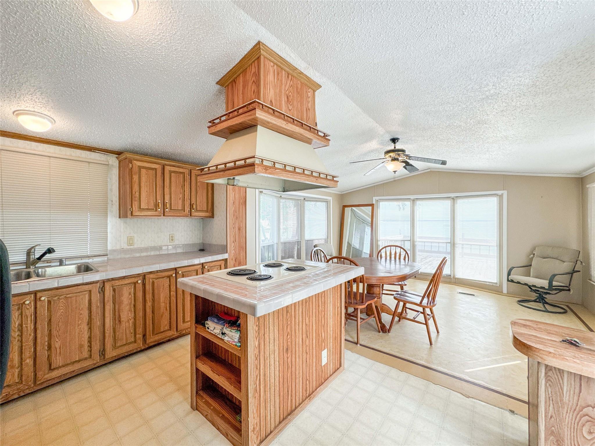3014 Bay Oaks Harbor Drive