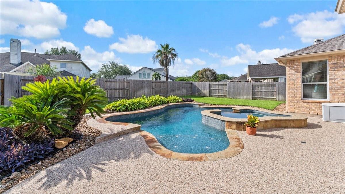 14822 Meridian Park Lane