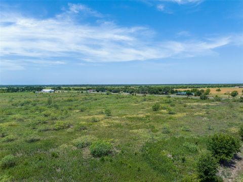 1693 State Hwy 14 Groesbeck TX 76642