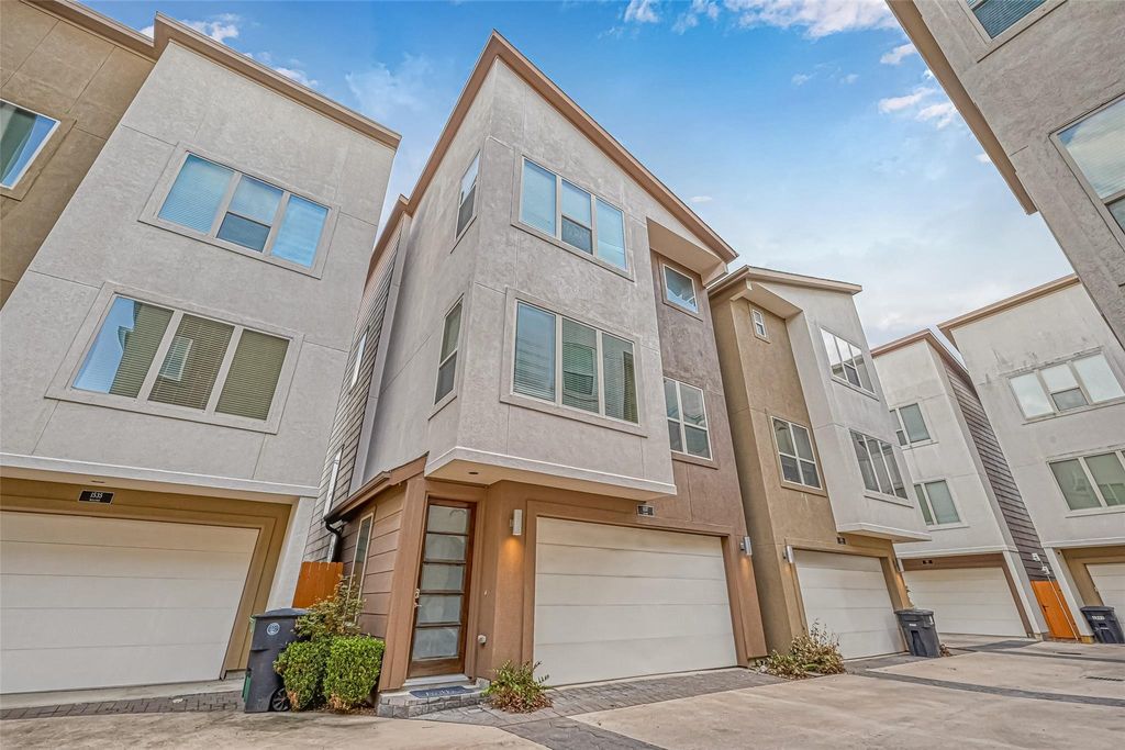 Photo of 1537 Malone Street, Houston, TX 77007 (MLS # 72433839)