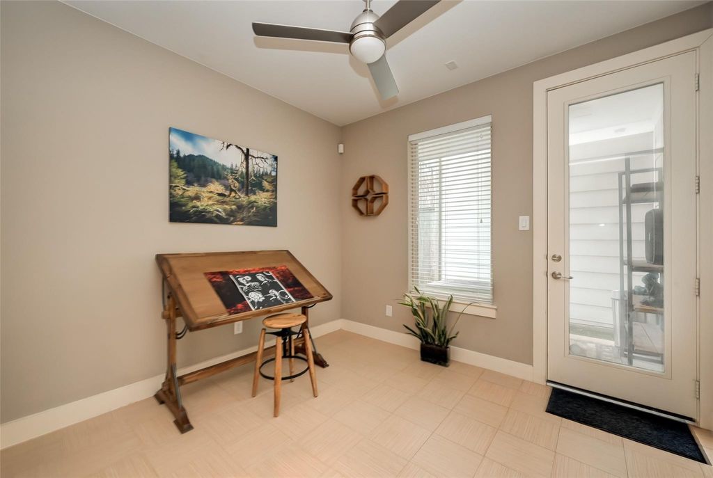 Photo of 1537 Malone Street, Houston, TX 77007 (MLS # 72433839)