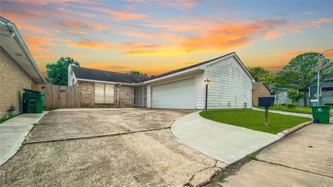 Photo of 9619 Sharpcrest Street, Houston, TX 77036 (MLS # 50539208)