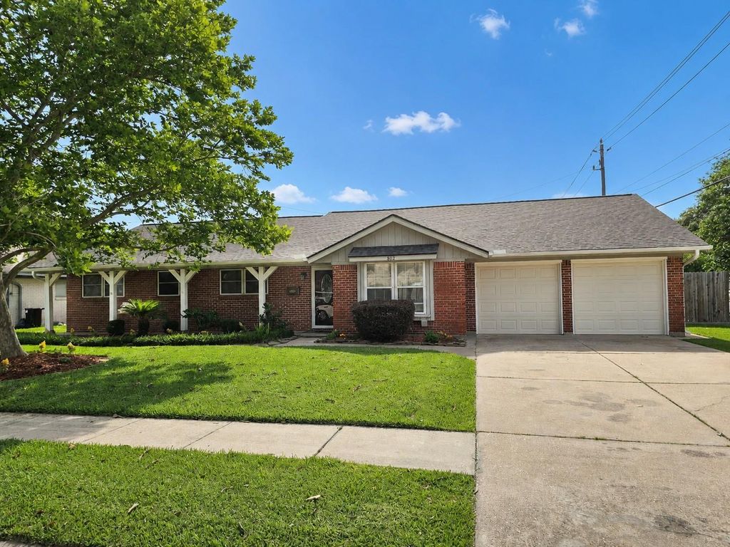 Photo of 802 James Street, Deer Park, TX 77536 (MLS # 12422227)