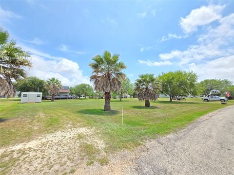 Photo of 631 W Bayshore Drive, Palacios, TX 77465 (MLS # 33153397)
