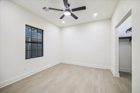Tiny photo for 228 Lenox Street, Houston, TX 77011 (MLS # 51899701)