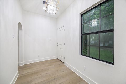 Tiny photo for 228 Lenox Street, Houston, TX 77011 (MLS # 51899701)