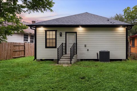 Tiny photo for 228 Lenox Street, Houston, TX 77011 (MLS # 51899701)