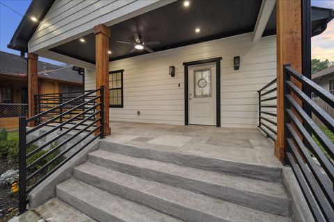 Tiny photo for 228 Lenox Street, Houston, TX 77011 (MLS # 51899701)