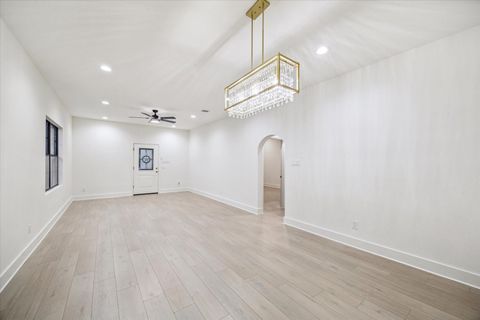 Tiny photo for 228 Lenox Street, Houston, TX 77011 (MLS # 51899701)