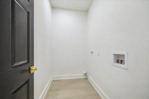 Tiny photo for 228 Lenox Street, Houston, TX 77011 (MLS # 51899701)