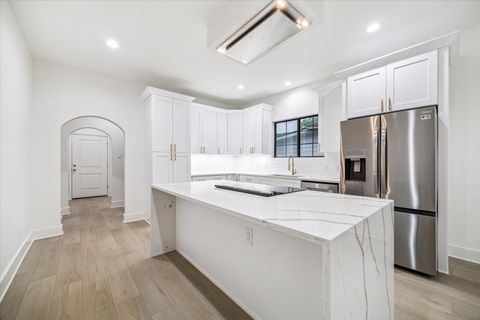 Tiny photo for 228 Lenox Street, Houston, TX 77011 (MLS # 51899701)