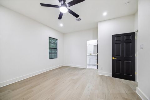 Tiny photo for 228 Lenox Street, Houston, TX 77011 (MLS # 51899701)