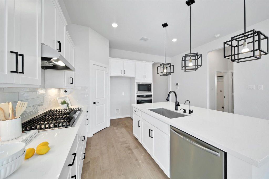 Photo of 29631 Bur Creek Lane, Fulshear, TX 77441 (MLS # 80511370)